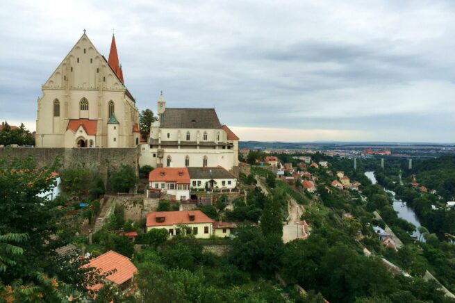 St. Nikolaus | Wenzelskapelle in Znaim, hoch über der Thaya | Weinland Tschechien