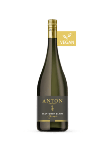 Eine Flasche Weingut Anton Sauvignon Blanc