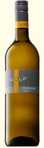 Eine Flasche Wöllsteiner Chardonnay trocken vom Weingut Wolf in Rheinhessen