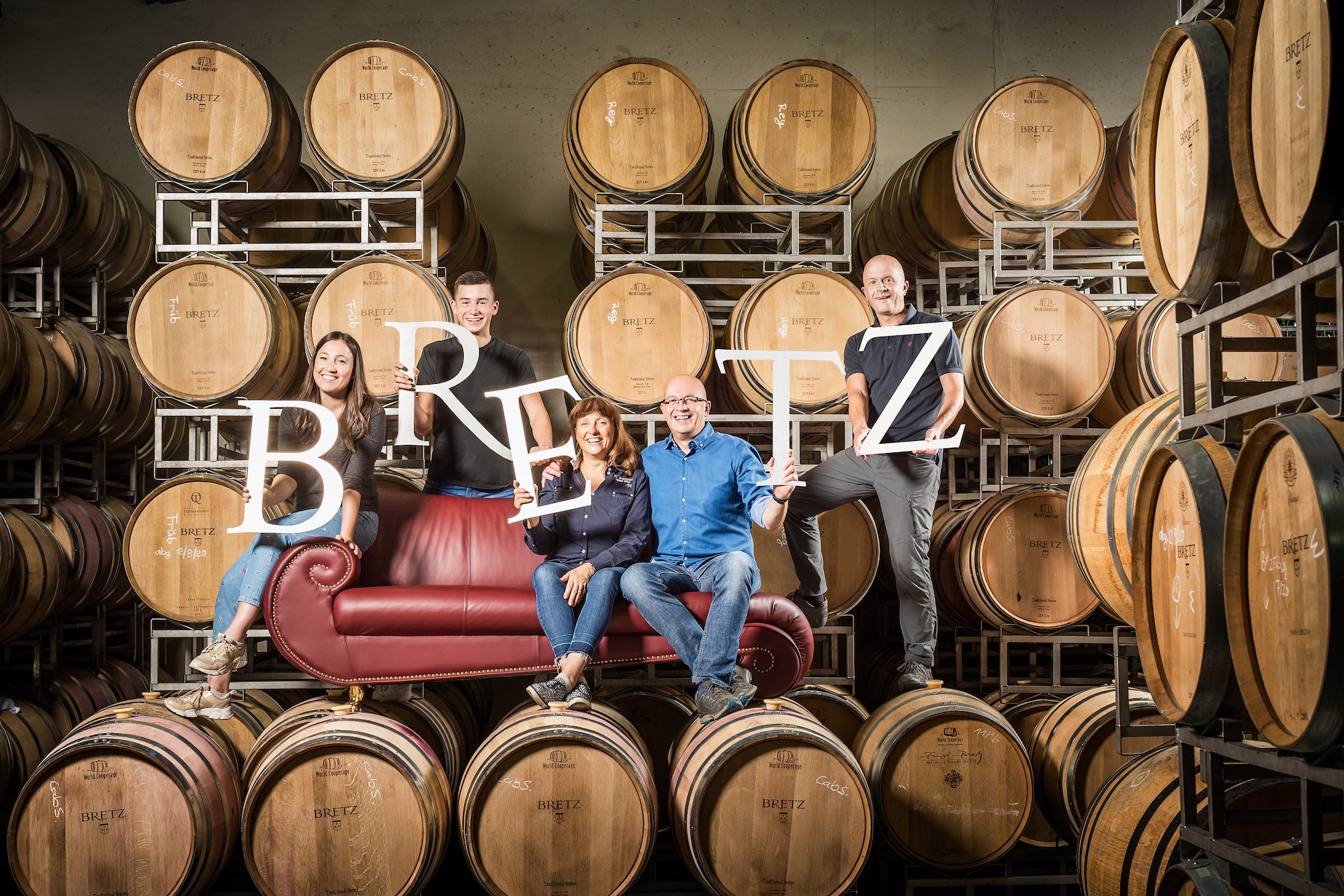 Die Familie Bretz vom Weingut Bretz, hier wird der 2022er Bechtolsheimer Petersberg Chardonnay Barrique trocken hergestellt : Foto: Weingut Bretz